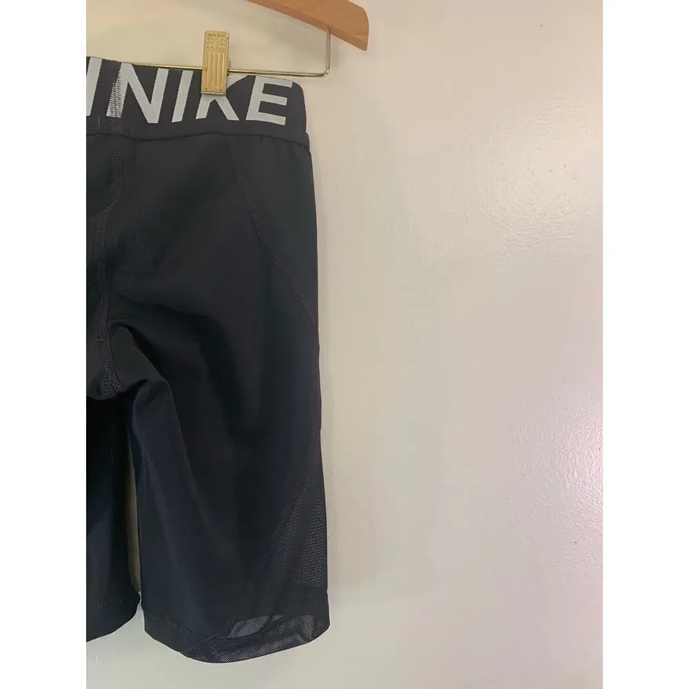 NIKE PRO Women’s Black 9” Athletic Shorts / Size: XS